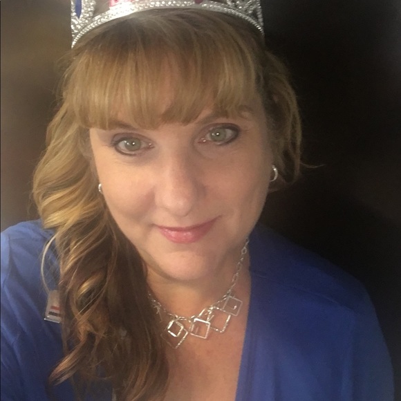 Meet your Posher, Shay! - Picture 2 of 8